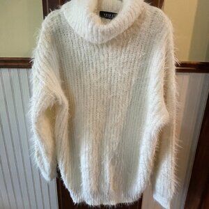 akira oversized sweater